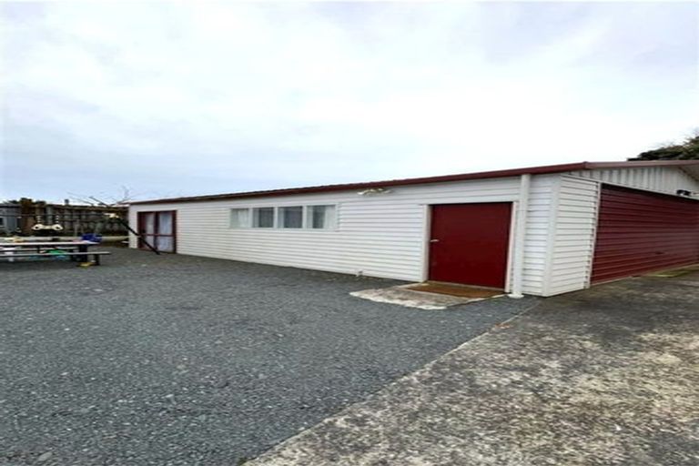 Photo of property in 34 Beauzami Crescent, Ascot Park, Porirua, 5024