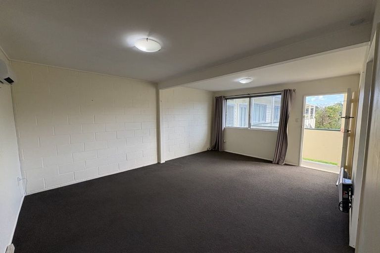 Photo of property in 8/19 Pirie Crescent, Moera, Lower Hutt, 5010