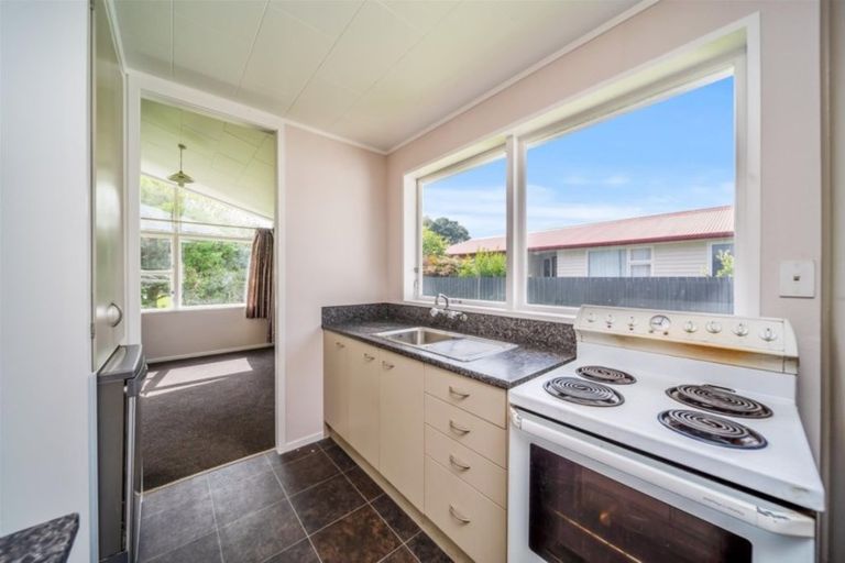 Photo of property in 21 Manawapou Road, Hawera, 4610