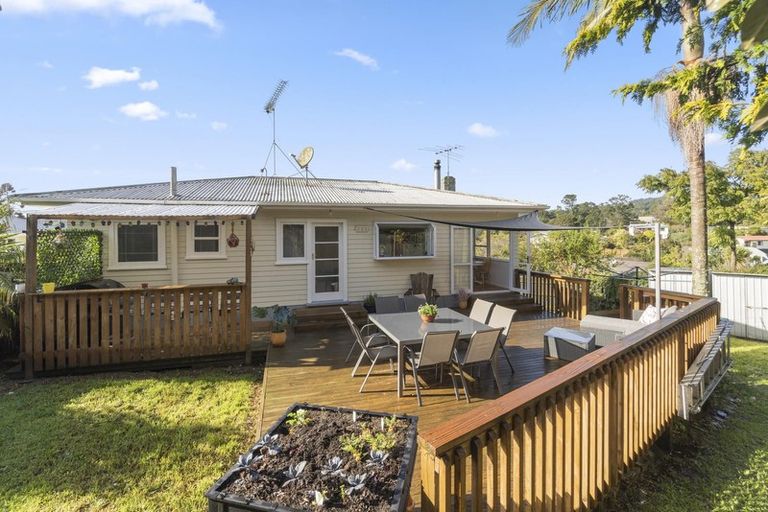 Photo of property in 19 Kashmir Road, Glen Eden, Auckland, 0602