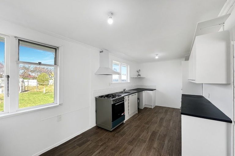 Photo of property in 14 Belfast Place, Roslyn, Palmerston North, 4414