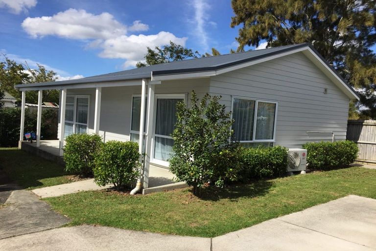 Photo of property in 44 Gossamer Drive, Pakuranga Heights, Auckland, 2010