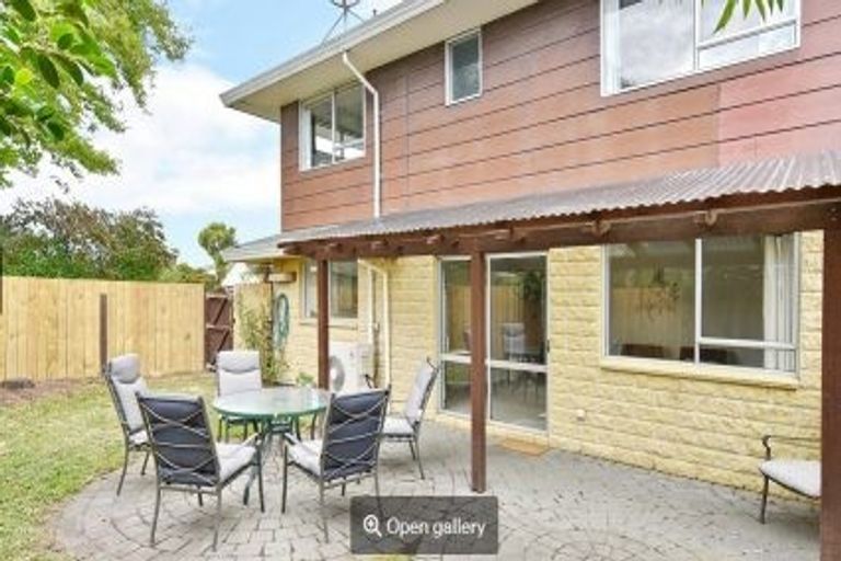 Photo of property in 10 Rachel Place, Avonhead, Christchurch, 8042