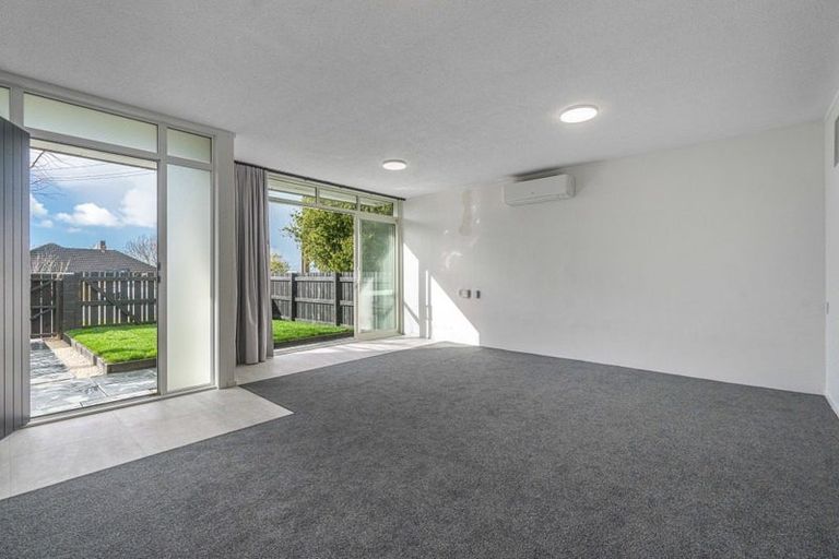 Photo of property in 86 Sylvan Avenue, Northcote, Auckland, 0627