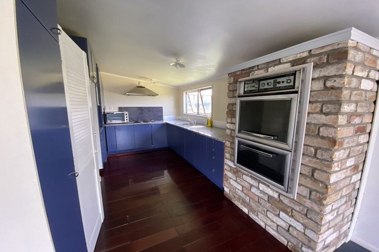 Photo of property in 87 Konini Road, Titirangi, Auckland, 0604