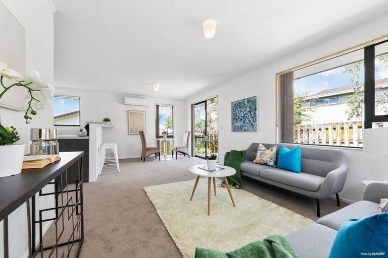 Photo of property in 3 Ebony Place, Massey, Auckland, 0614