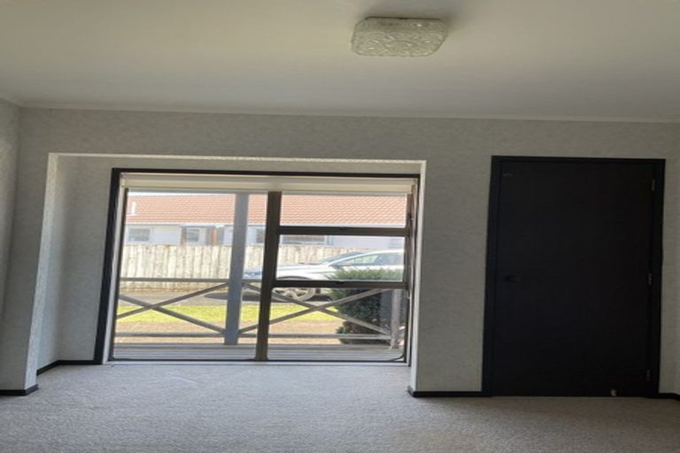 Photo of property in 9 Sheralee Place, Bucklands Beach, Auckland, 2014
