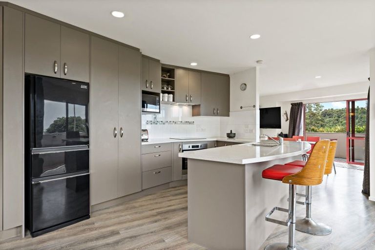 Photo of property in 70 Kate Sheppard Avenue, Torbay, Auckland, 0630