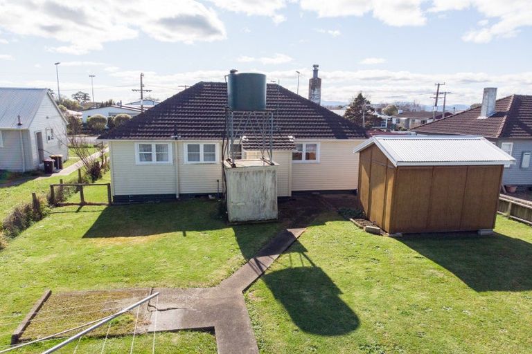 Photo of property in 11 Hayward Road, Ngatea, 3503