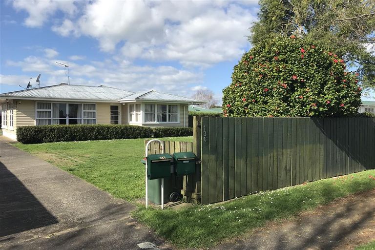 Photo of property in 136 Great South Road, Takanini, 2112