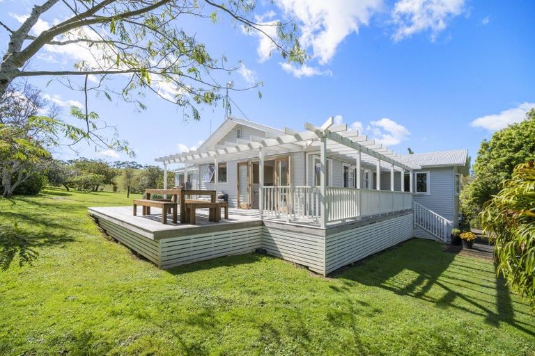 Photo of property in 105 Tongue Farm Road, Matakana, 0985