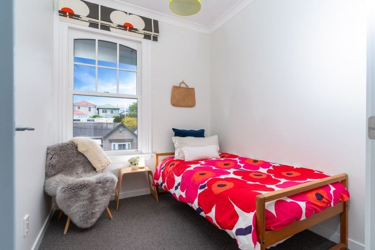 Photo of property in 35 Queen Street, Mount Victoria, Wellington, 6011
