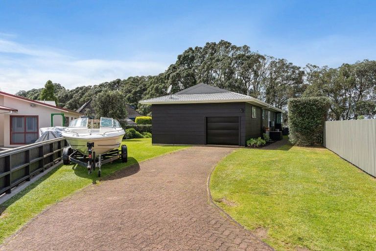 Photo of property in 113 Moana Anu Anu Avenue, Whangamata, 3620