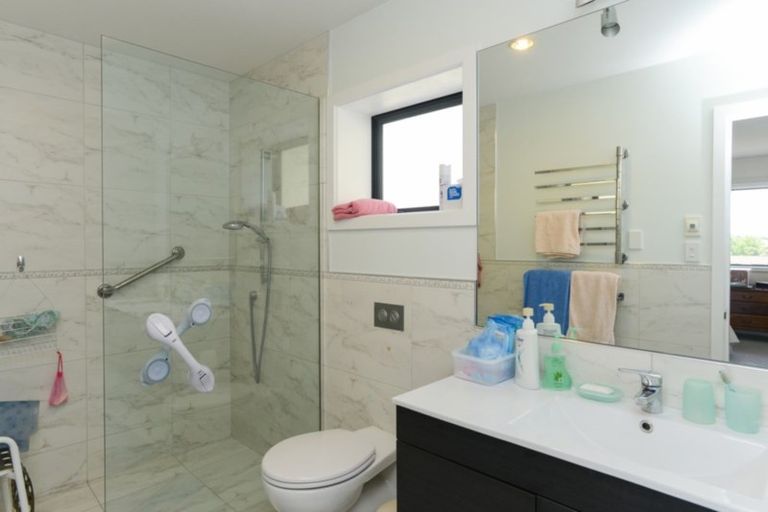 Photo of property in 75 Hetley Crescent, Taradale, Napier, 4112