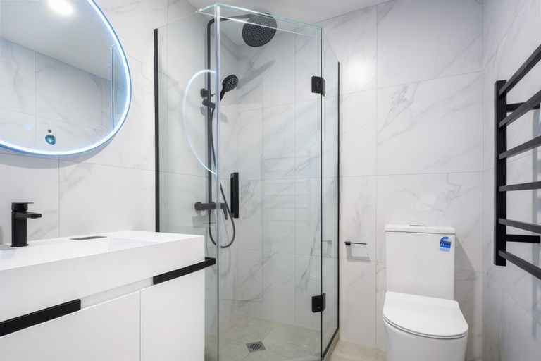 Photo of property in 53d Edmonton Road, Henderson, Auckland, 0612