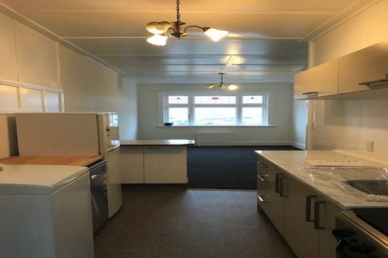 Photo of property in 46 Queens Drive, Lyall Bay, Wellington, 6022