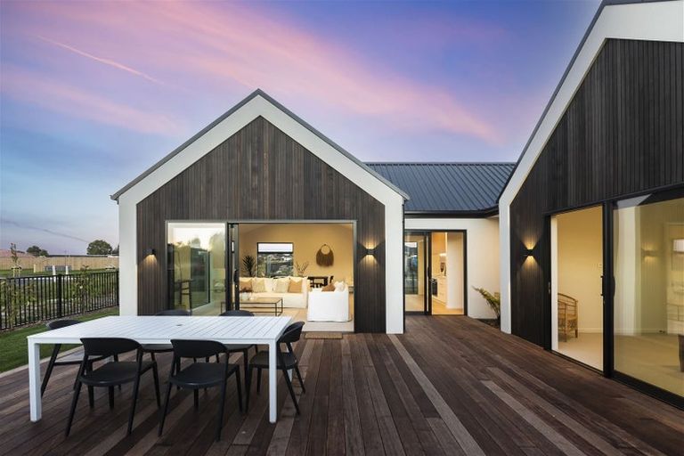 Photo of property in 28 Oakmill Drive, Casebrook, Christchurch, 8051