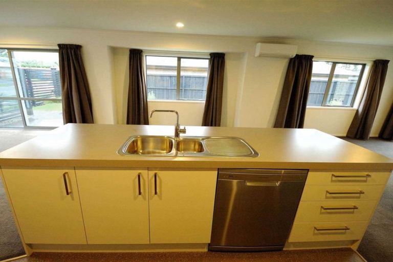 Photo of property in 28 Burford Way, Rolleston, 7615