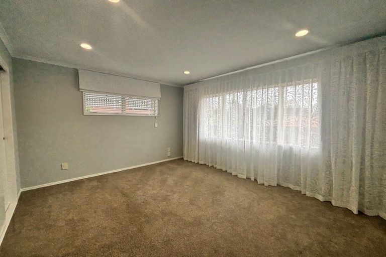 Photo of property in 58a Edgewater Parade, Waiuku, 2123