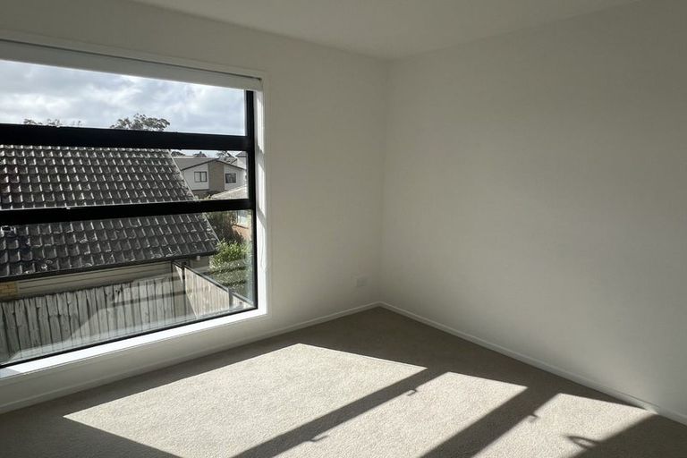 Photo of property in 66 Rauemi Way, Te Atatu South, Auckland, 0610