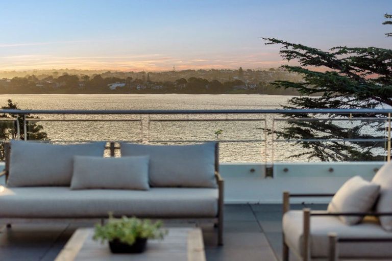 Photo of property in 10/258 Hurstmere Road, Takapuna, Auckland, 0622
