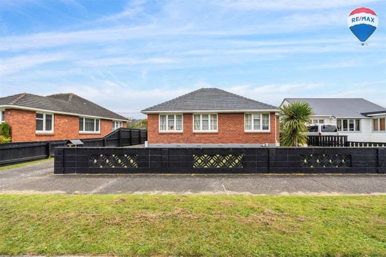 Photo of property in 89 Hewer Crescent, Naenae, Lower Hutt, 5011