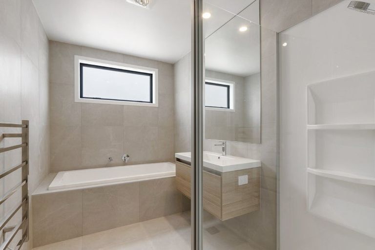 Photo of property in 12 Oyster Drive, Whenuapai, 0618