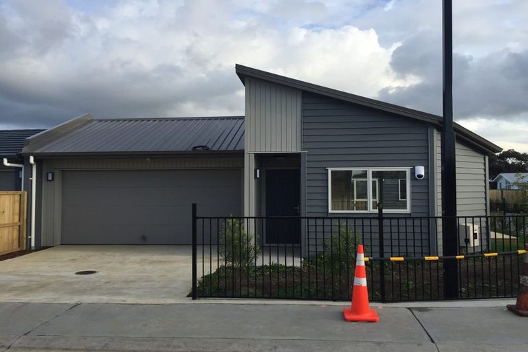 Photo of property in 13 Karetai Crescent, Favona, Auckland, 2024