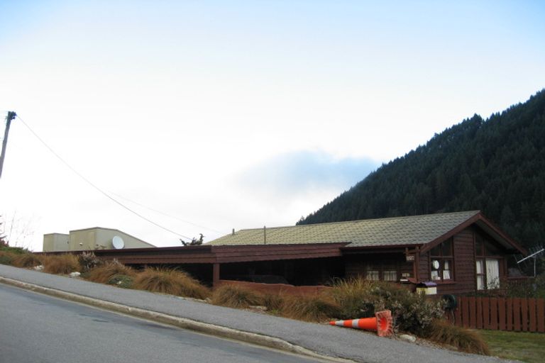 Photo of property in 118 Hallenstein Street, Queenstown, 9300