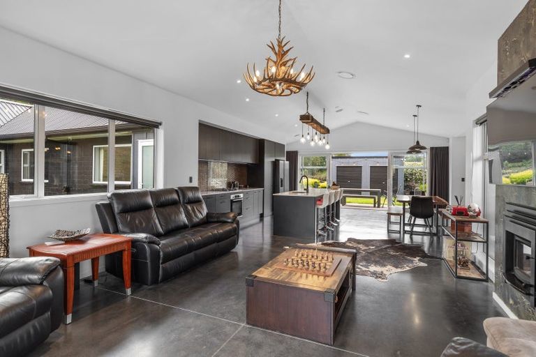 Photo of property in 13 Tari Road, Pukeatua, 3880