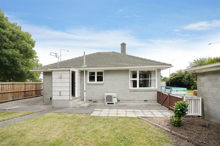 Photo of property in 17 Masham Road, Broomfield, Christchurch, 8042