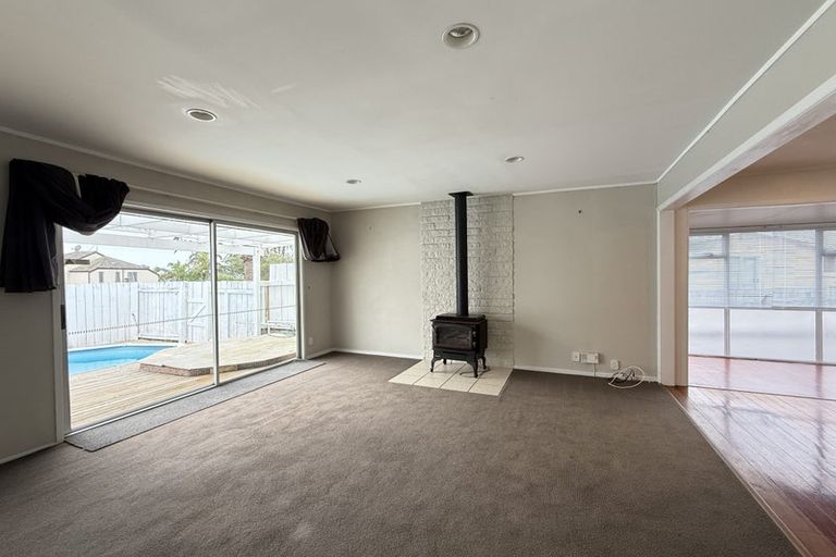 Photo of property in 607 Beach Road, Rothesay Bay, Auckland, 0630