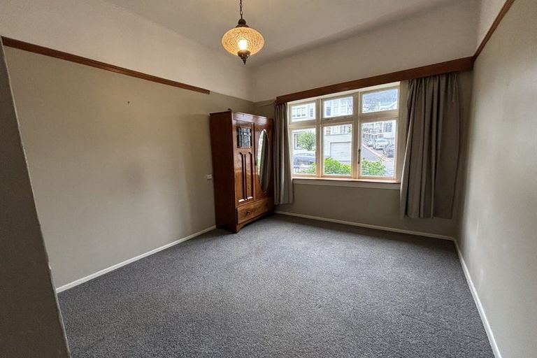 Photo of property in 43 Roxburgh Street, Mount Victoria, Wellington, 6011