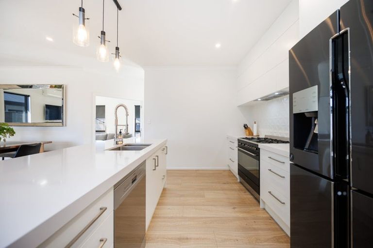 Photo of property in 29 Sardinia Grove, Fitzherbert, Palmerston North, 4410