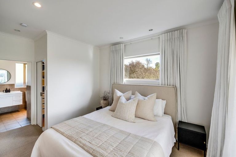 Photo of property in 6 Burbury Ridge, Havelock North, 4130