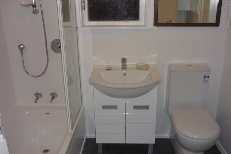 Photo of property in 34 Allington Road, Karori, Wellington, 6012