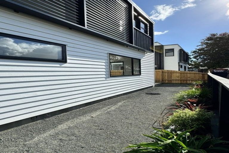 Photo of property in 11a Rountree Place, Conifer Grove, Takanini, 2112