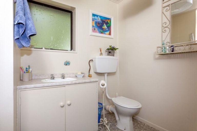 Photo of property in 131 Park Avenue, Whangamata, 3620