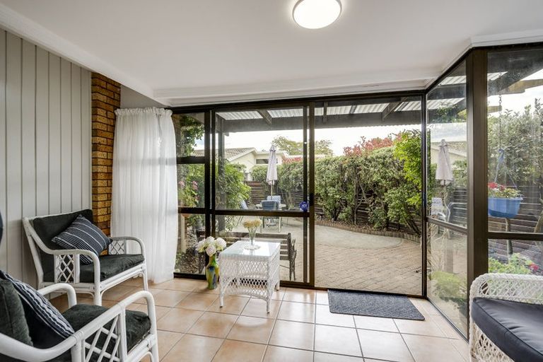 Photo of property in 2/30 Ngarimu Crescent, Taradale, Napier, 4112