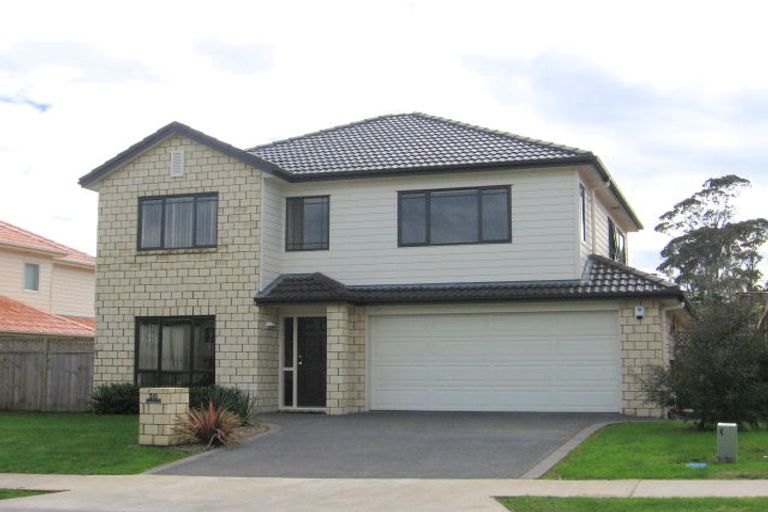 Photo of property in 30 Coachman Drive, Flat Bush, Auckland, 2016