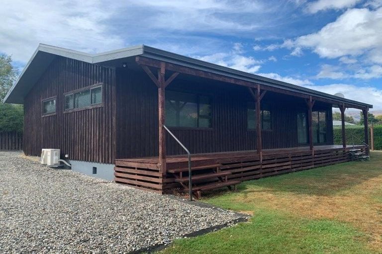 Photo of property in 15 Hunter Crescent, Wanaka, 9305