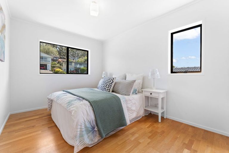 Photo of property in 23 Ravenwood Drive, Forrest Hill, Auckland, 0620