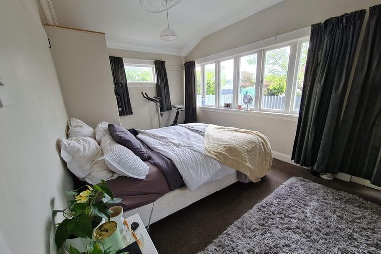 Photo of property in 42 Chelwood Street, Takaro, Palmerston North, 4412