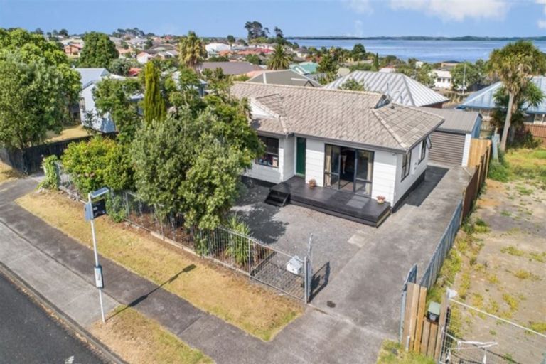 Photo of property in 173 Finlayson Avenue, Clendon Park, Auckland, 2103