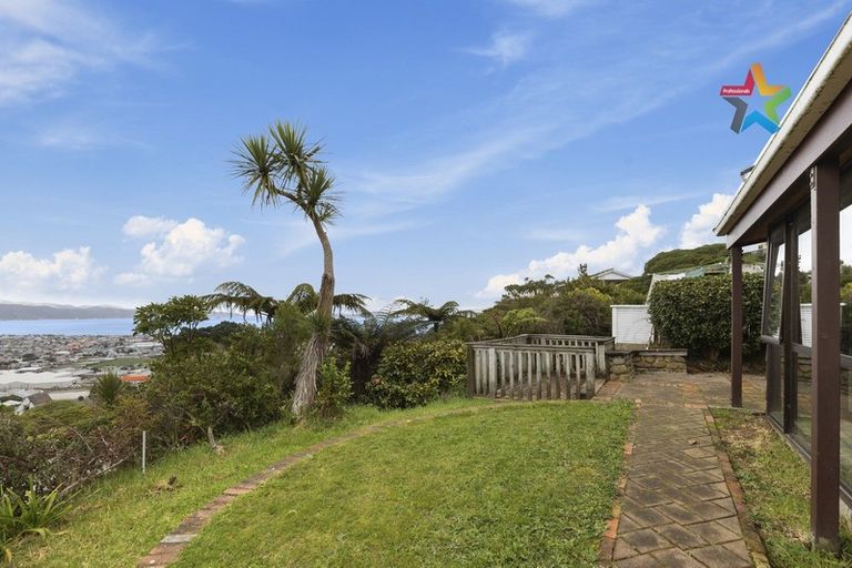 Photo of property in 17 Jacaranda Grove, Maungaraki, Lower Hutt, 5010