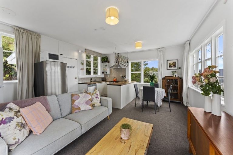 Photo of property in 25 Singers Road, Korokoro, Lower Hutt, 5012