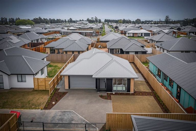 Photo of property in 26 Gemstone Place, Rolleston, 7615