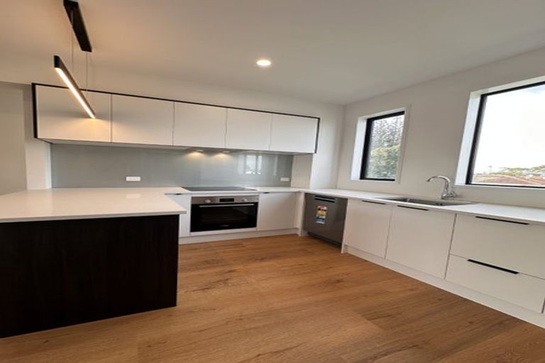 Photo of property in 1/2a Cambridge Road, Manurewa, Auckland, 2102