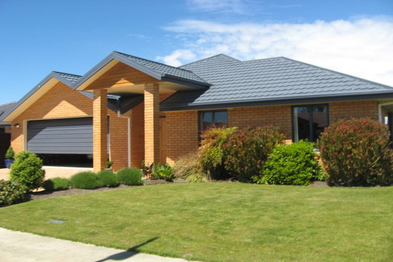 Photo of property in 17 Redfern Street, Northwood, Christchurch, 8051