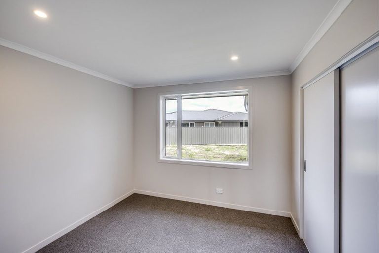 Photo of property in 98 Belgrove Drive, Waipukurau, 4200